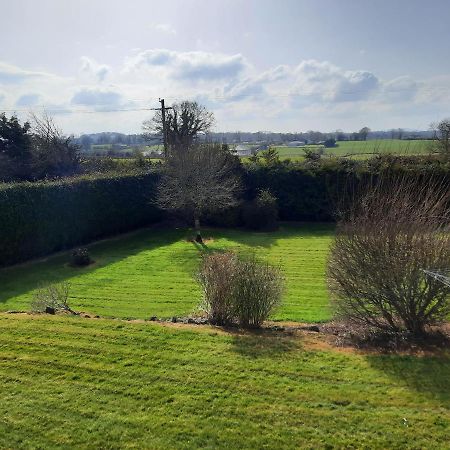 4 Bedroom, 15 Min To Limerick City Quiet Retreat. Esterno foto