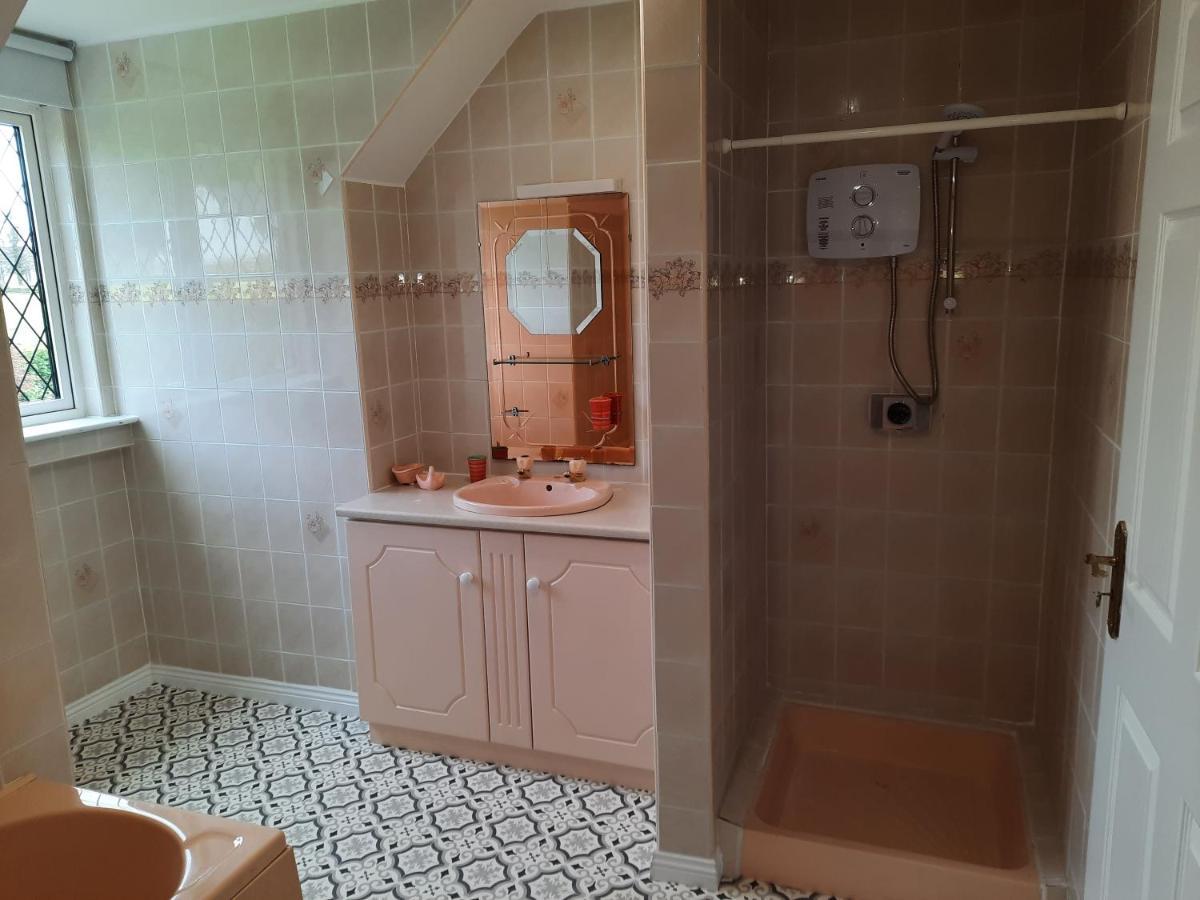 4 Bedroom, 15 Min To Limerick City Quiet Retreat. Esterno foto