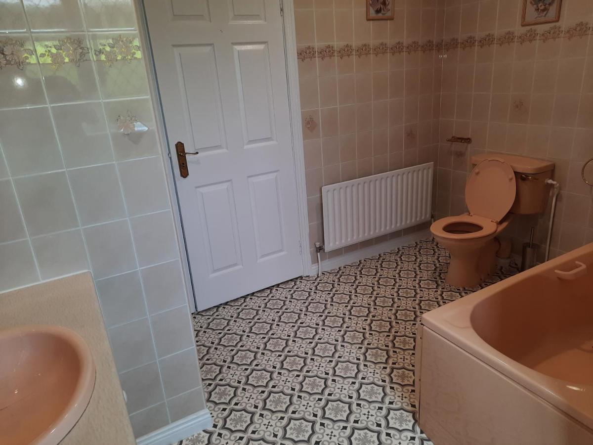 4 Bedroom, 15 Min To Limerick City Quiet Retreat. Esterno foto