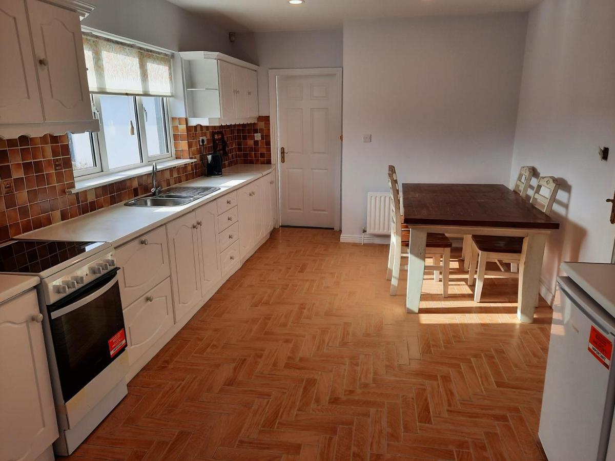 4 Bedroom, 15 Min To Limerick City Quiet Retreat. Esterno foto